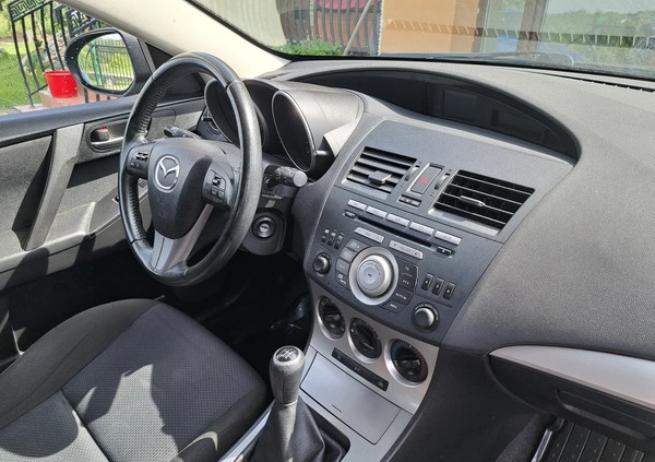Mazda 3 cena 18300 przebieg: 144000, rok produkcji 2010 z Boguchwała małe 46